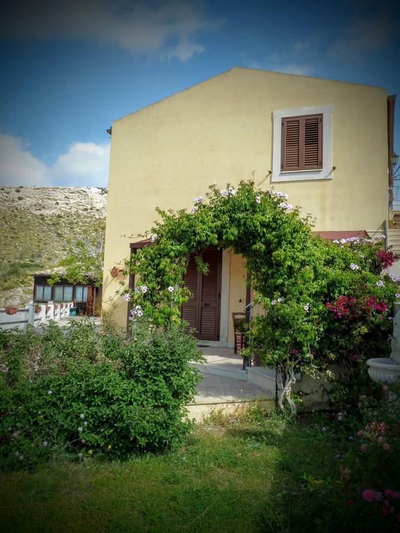 ノート Agriturismo Timpa Del Soleヴィラ エクステリア 写真